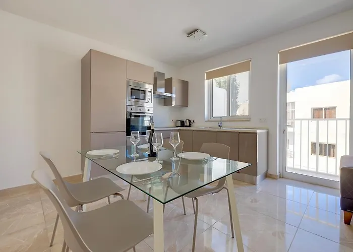 Modern 2Br Apartment In Central St Julian\'S